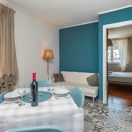 Bay View Apartmán *